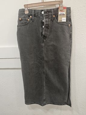 Levi's Black Denim Jeans Skirt - Classic Button-Fly